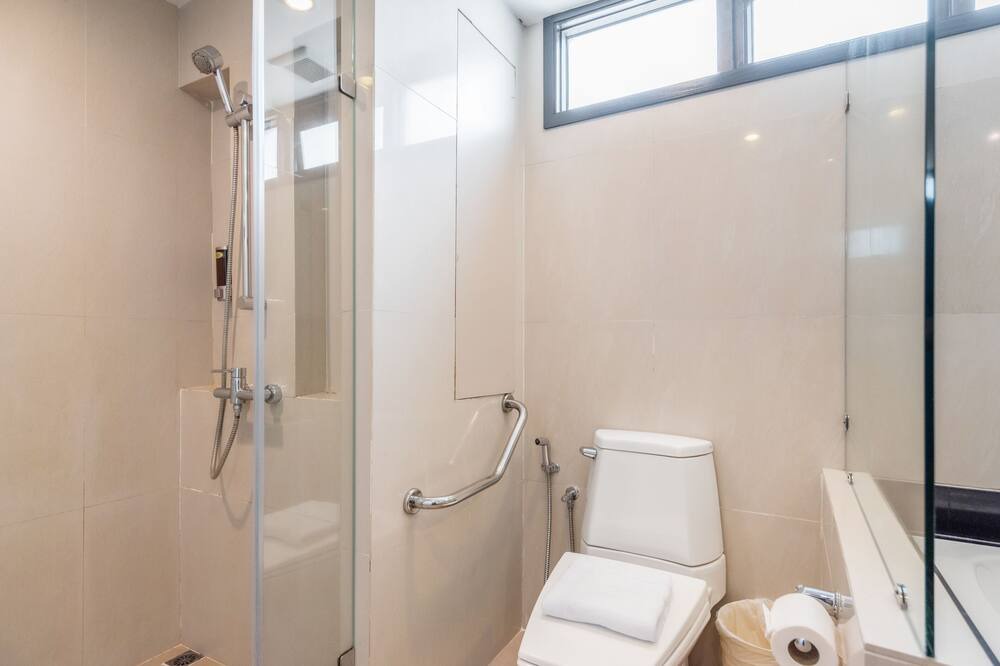 Photo of Bathroom in Samsen Nai