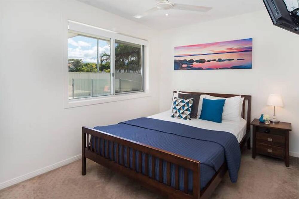 Photo of Bedroom in Mermaid Waters