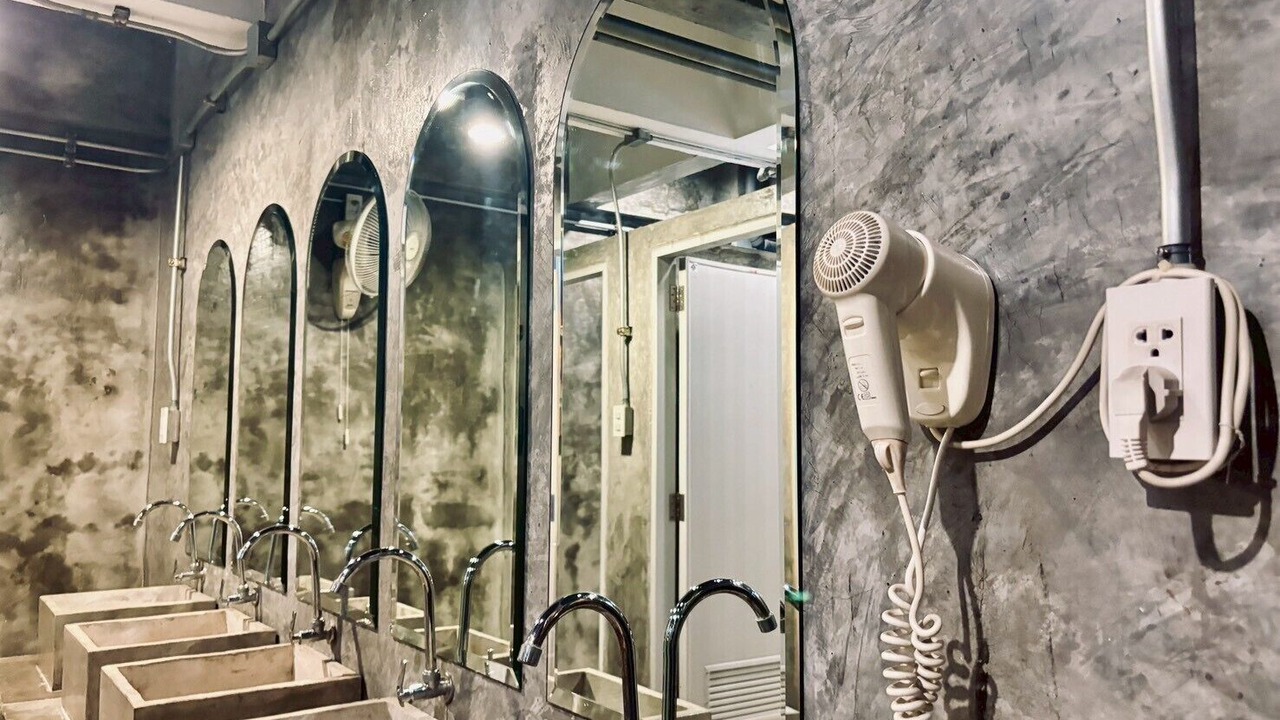 Photo of Bathroom in Samsen Nai