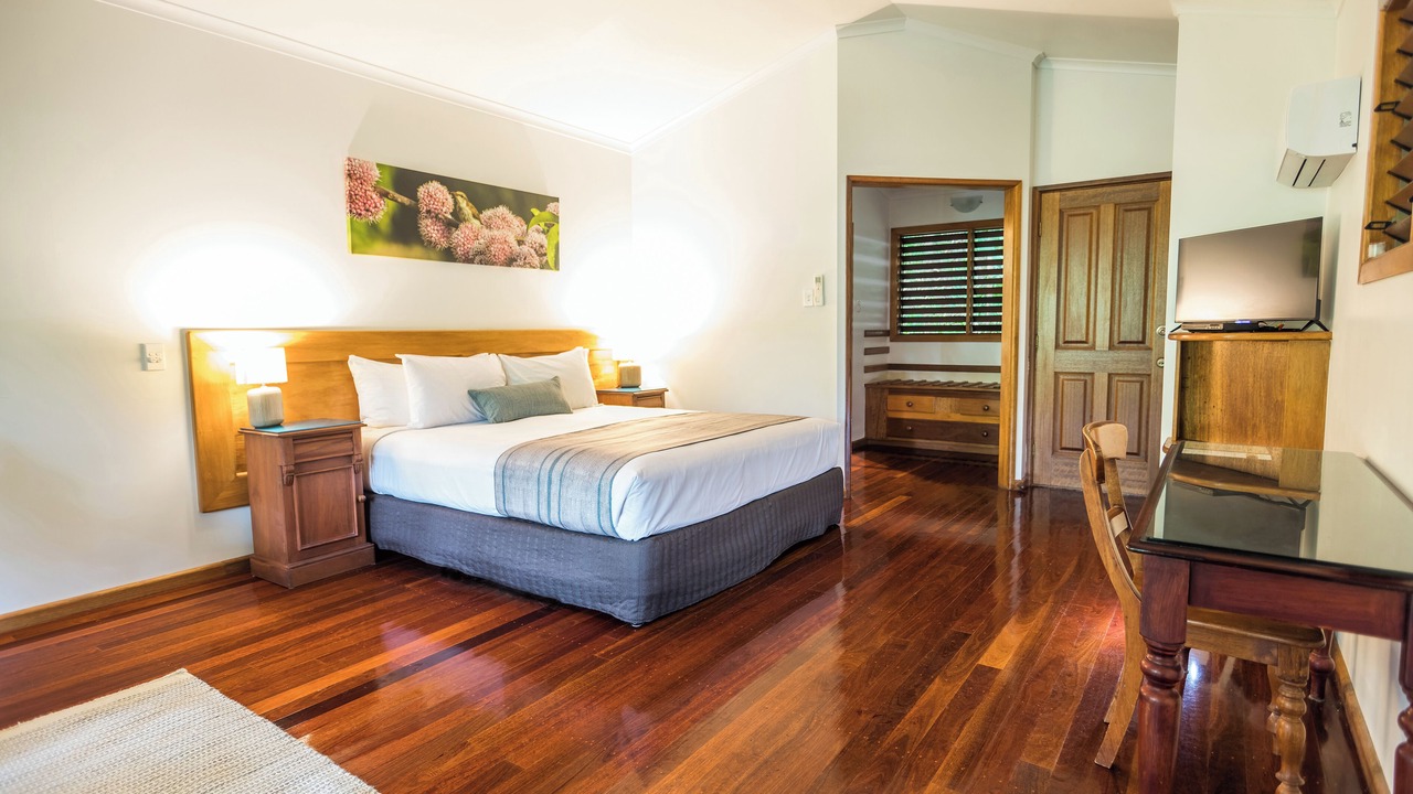 Photo of Bedroom in Oak Beach