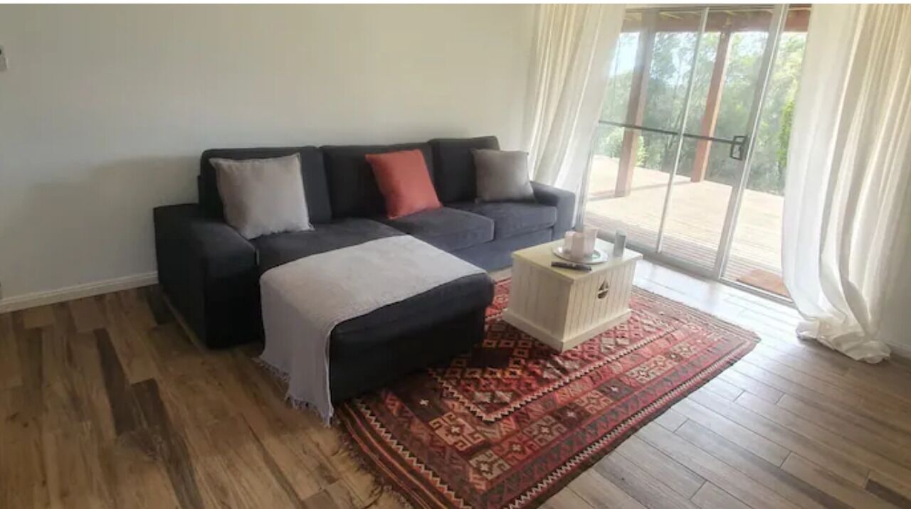Photo of Livingroom in Shallow Bay