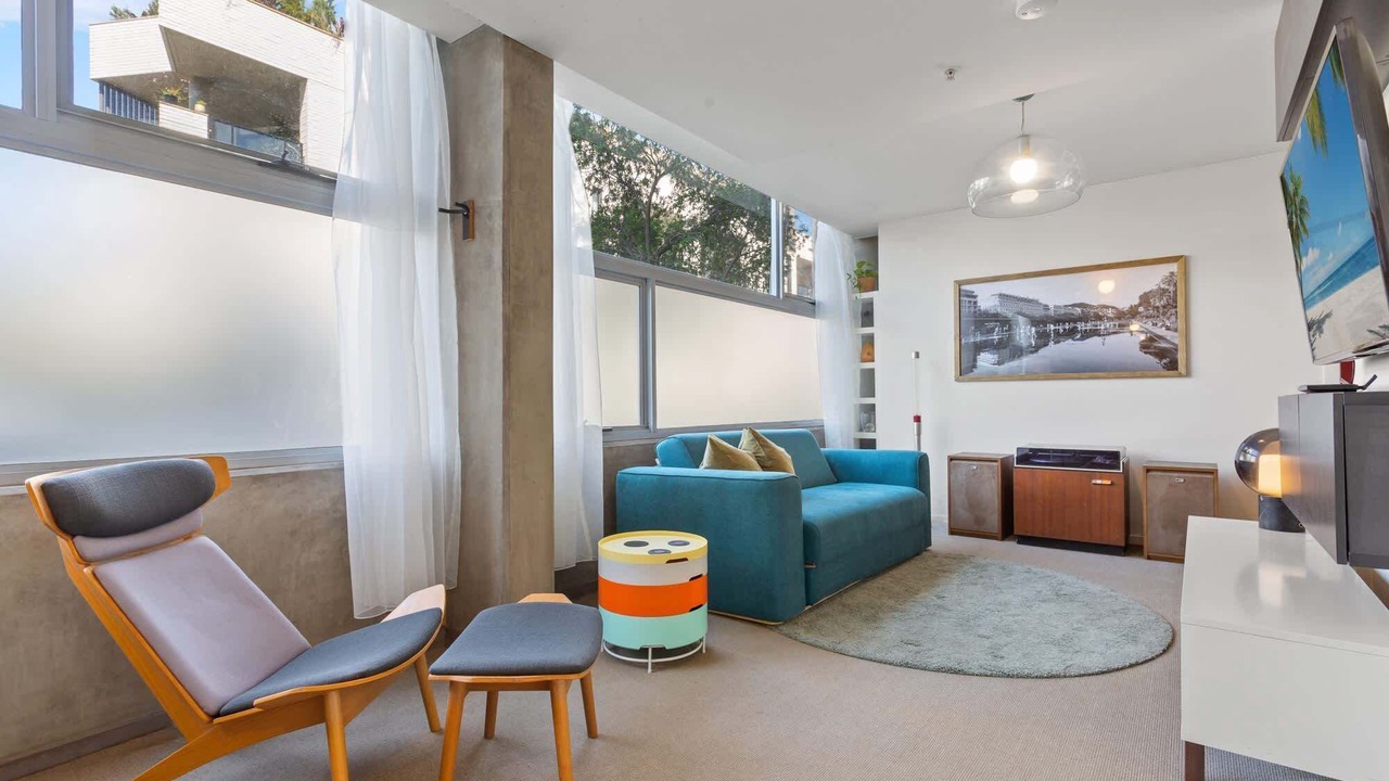 Photo of Livingroom in Newtown