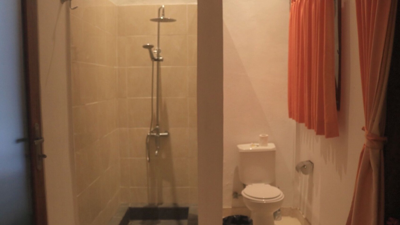 Photo of Bathroom in Kubutambahan