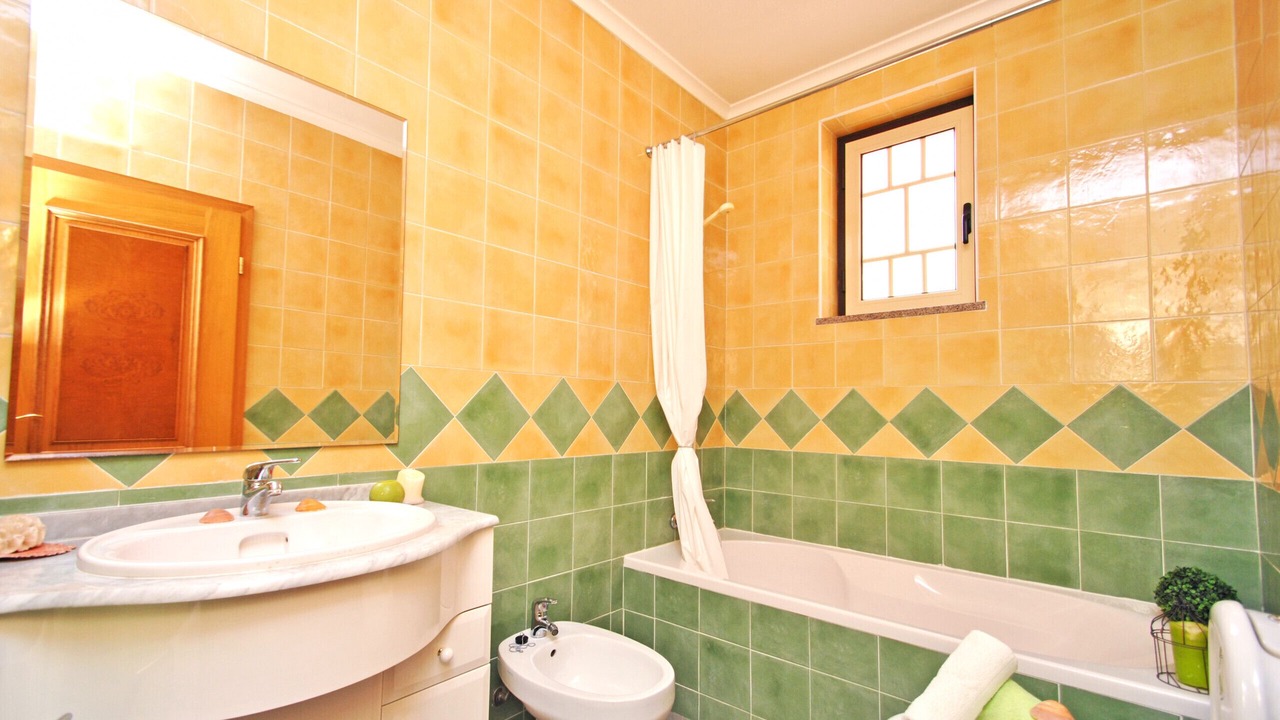Photo of Bathroom in Oura