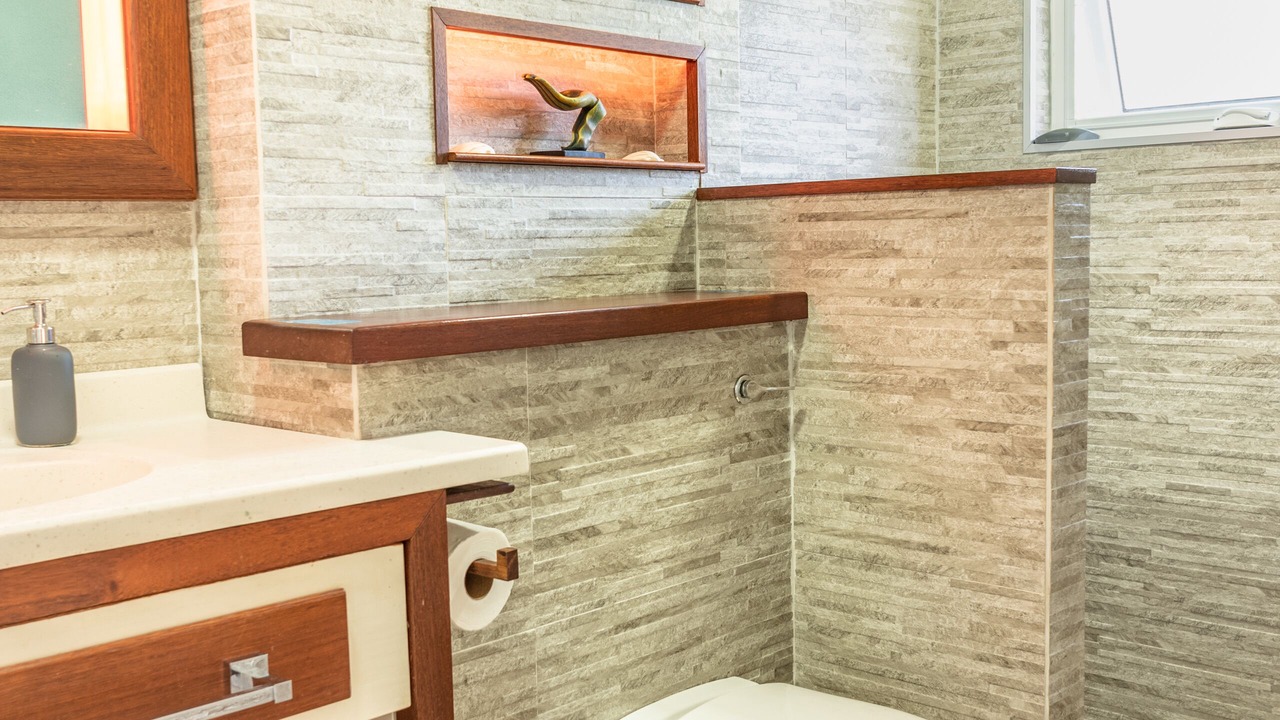 Photo of Bathroom in Silver Sands