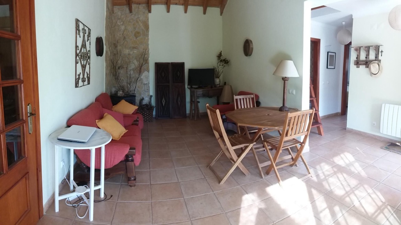 Photo of Livingroom in Santa Catarina da Fonte do Bispo
