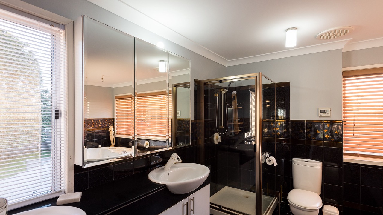 Photo of Bathroom in Balmoral Ridge