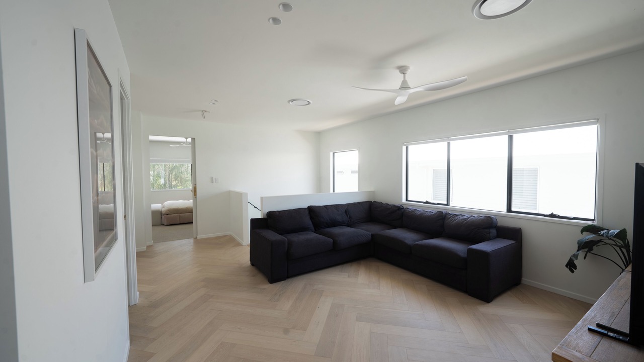 Photo of Livingroom in West Burleigh