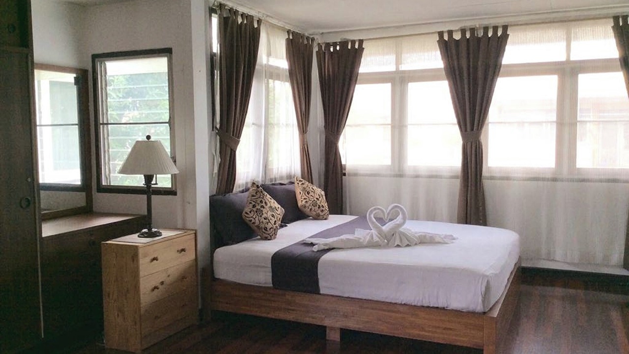 Photo of Bedroom in Khanna Yao