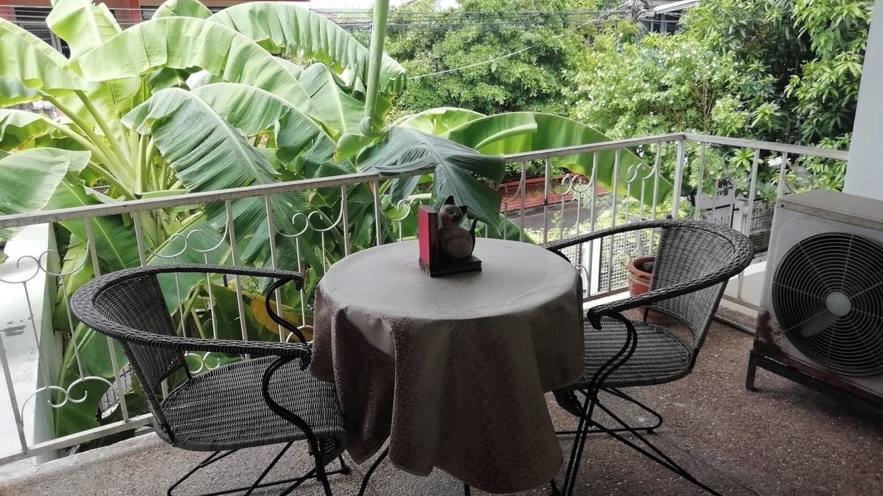 Photo of Outdoor in Khanna Yao