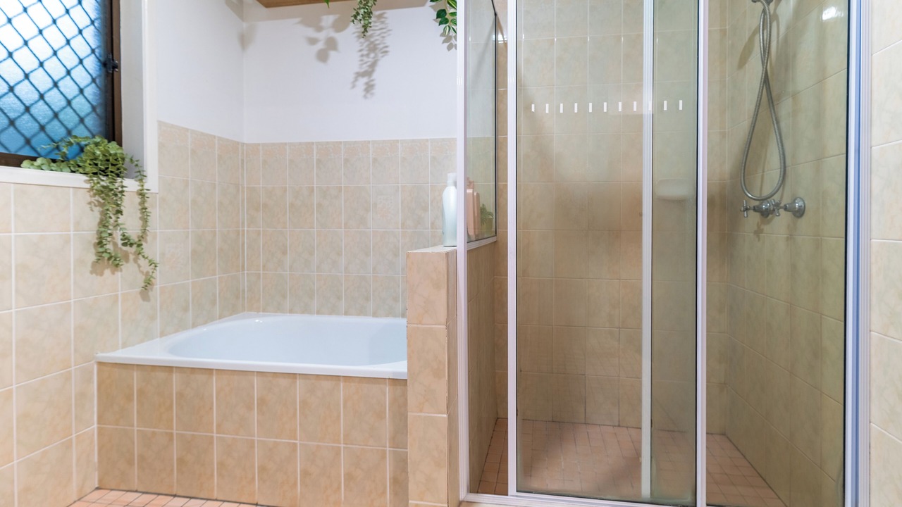 Photo of Bathroom in Mount Warren Park
