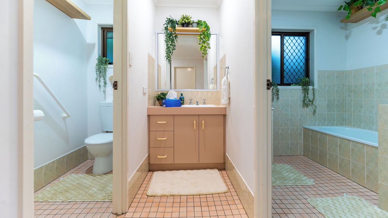 Photo of Bathroom in Mount Warren Park