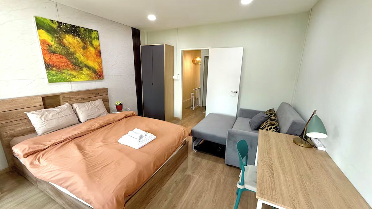 Photo of Bedroom in Phra Khanong