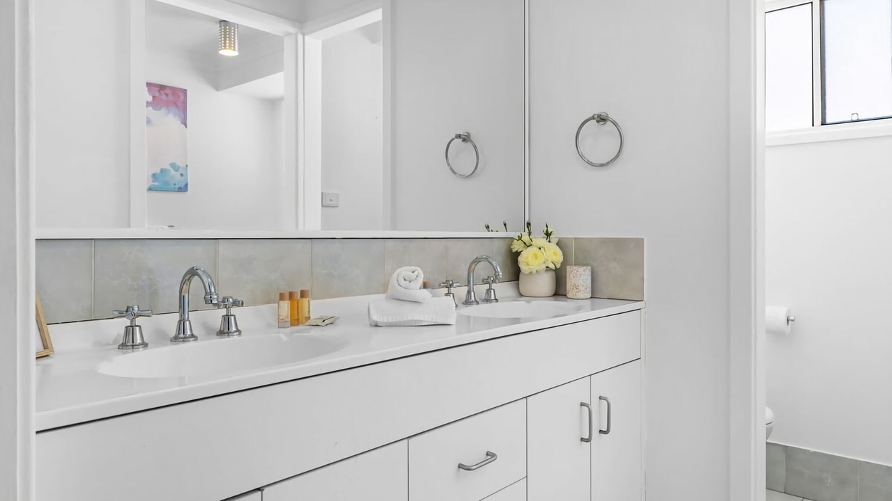 Photo of Bathroom in Pelican