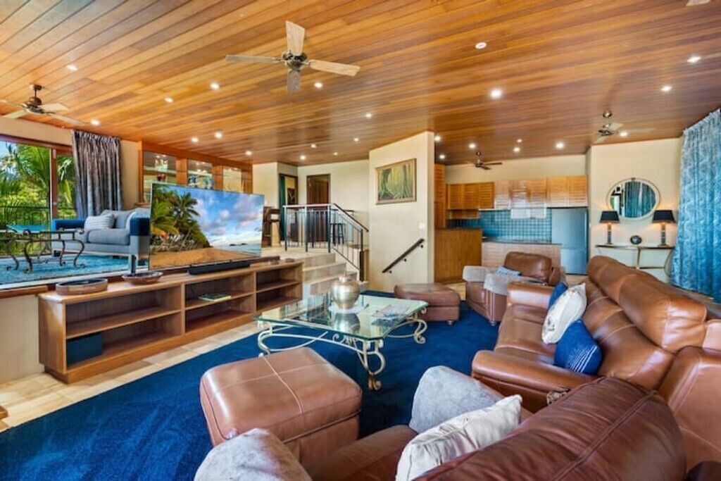 Photo of Livingroom in Bayview Heights