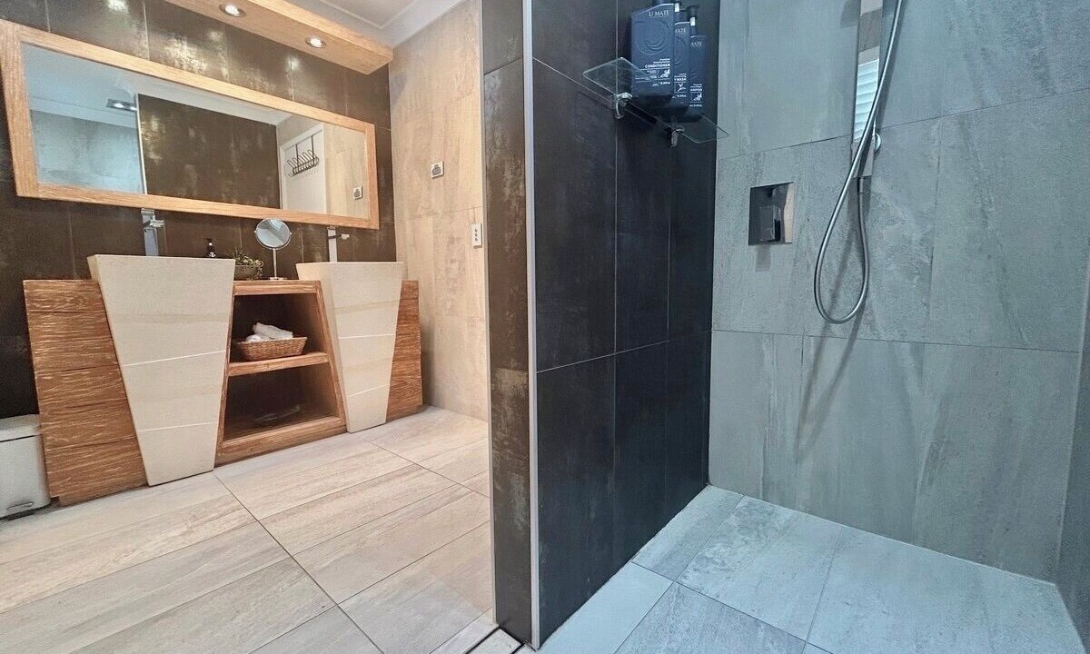 Photo of Bathroom in Mermaid Waters