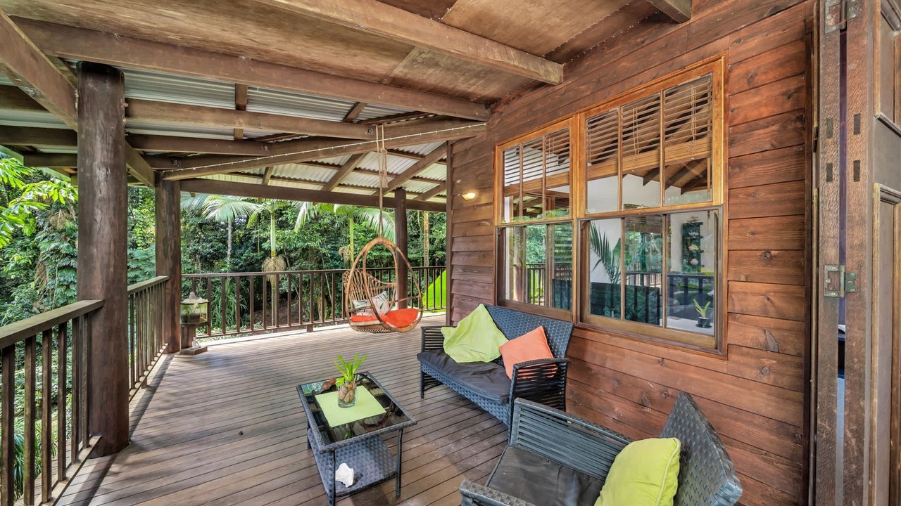 Photo of Patio Balcony in Midgeree Bar