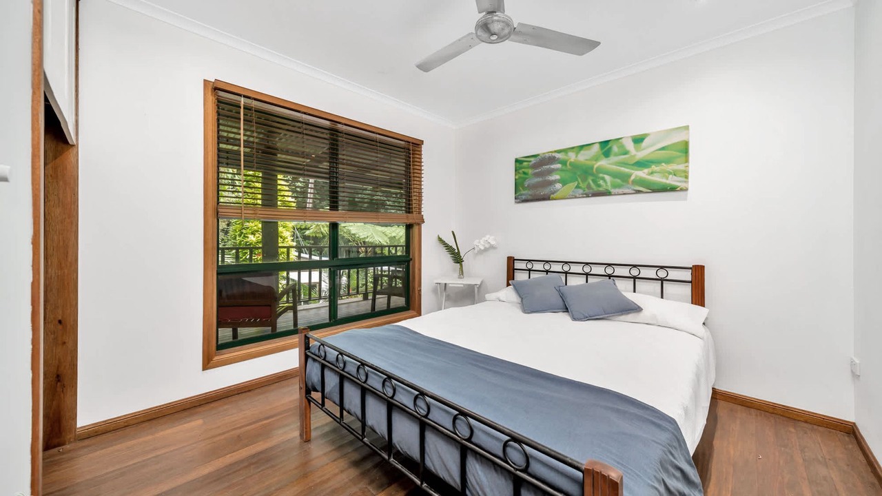 Photo of Bedroom in Midgeree Bar