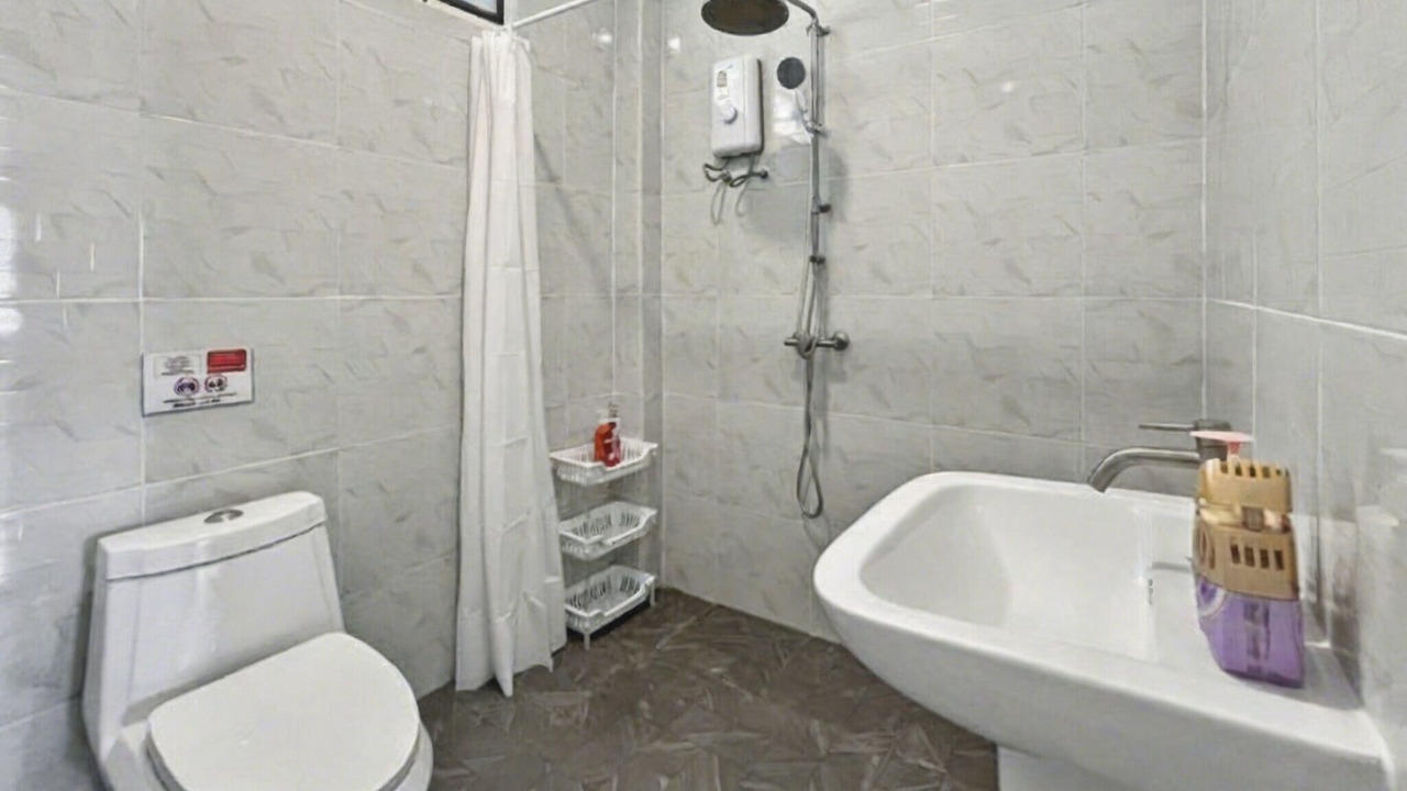 Photo of Bathroom in Khuekkhak