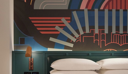 Standard Room, 1 Queen Bed, Roll-in Shower