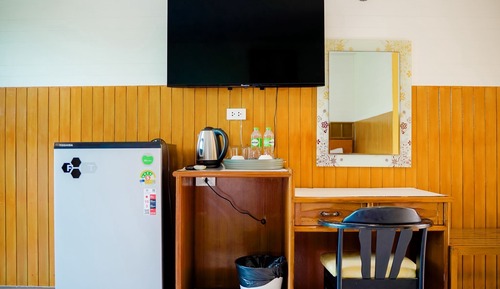 Standard Room, 1 King Bed, Balcony