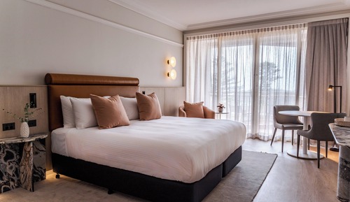 Premium Room, 1 King Bed, Club Lounge Access, Pool View (Balcony)