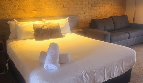 Superior Room, 1 Queen Bed, Mountain View