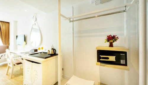 Deluxe King Room