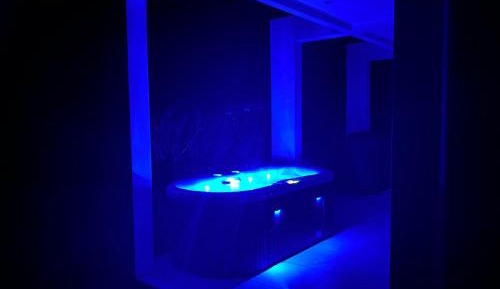 Deluxe Suite with Spa Bath