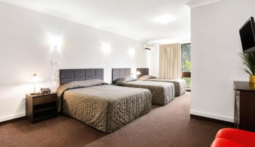 Deluxe Family Room