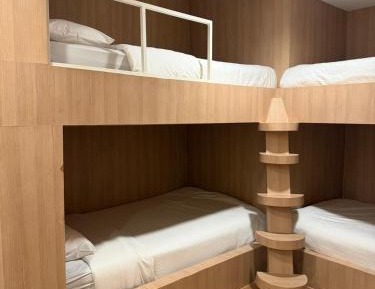 10-Bed Mixed Dormitory Room