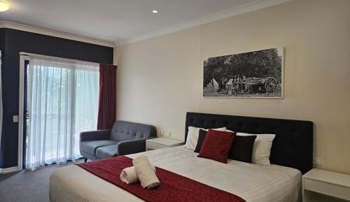 Deluxe King Room