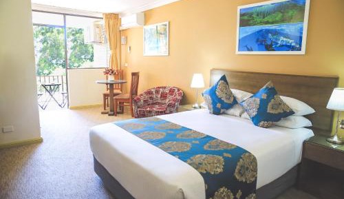 Deluxe Queen Room
