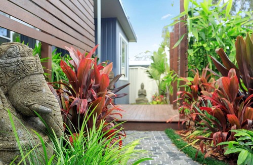 Worrowing Heights House | Bali by the Bay - A tropical garden paradise just minutes to the beach